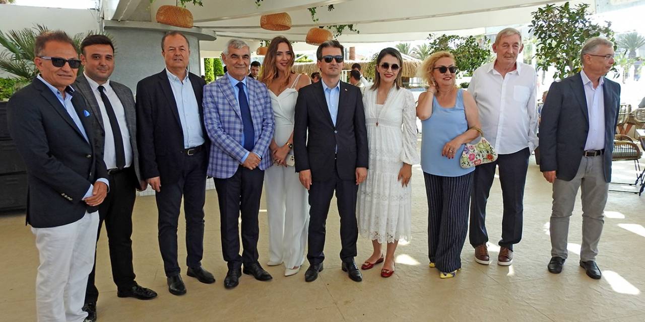 Çeşmeli Turizmciler "yaza Merhaba" Dedi