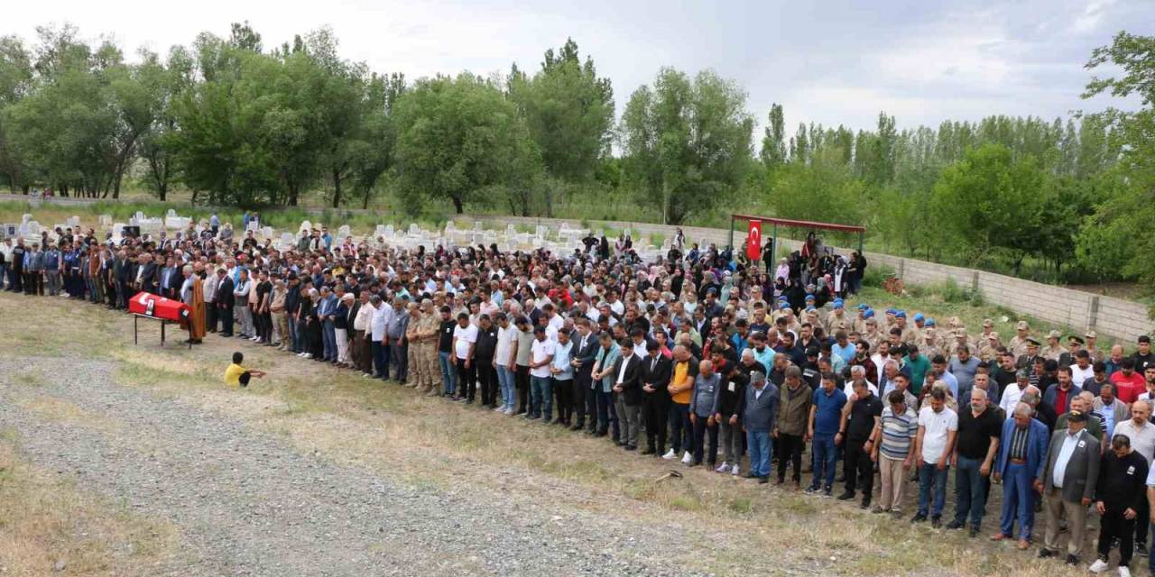 Karaciğer Hastalığına Yenik Düşen Uzman Çavuş Son Yolculuğuna Uğurlandı