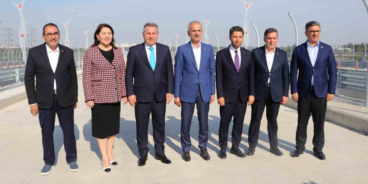 Bakan Uraloğlu, Adana 15 Temmuz Şehitler Köprüsü’nde İncelemelerde Bulundu