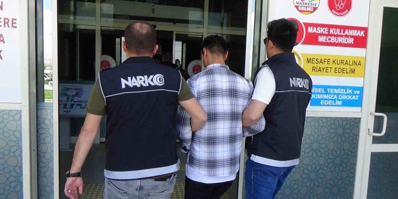 Yolcu Otobüsünde Uyuşturucuyla Yakalanan 2 Kişi Tutuklandı