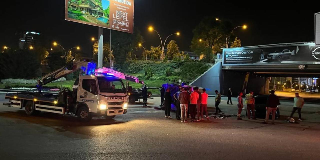 Ankara’da Servis İle Otomobil Çarpıştı: 3 Yaralı