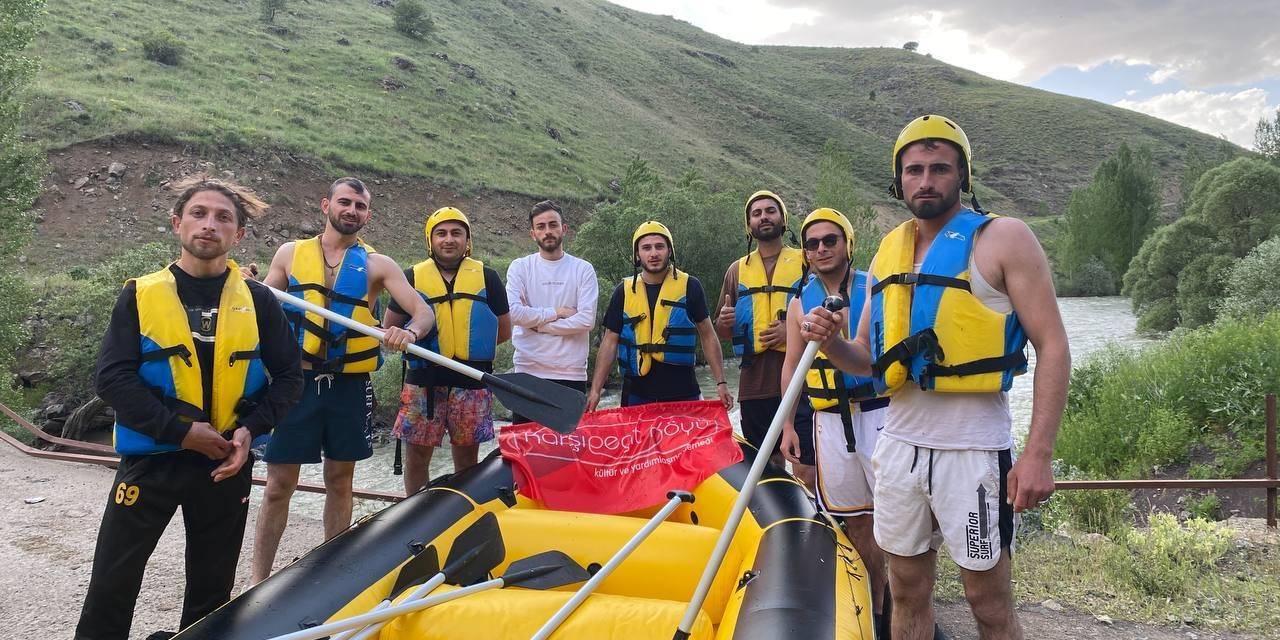 Köyün Meraklı Gençlerinin Yeni Tutkusu Rafting