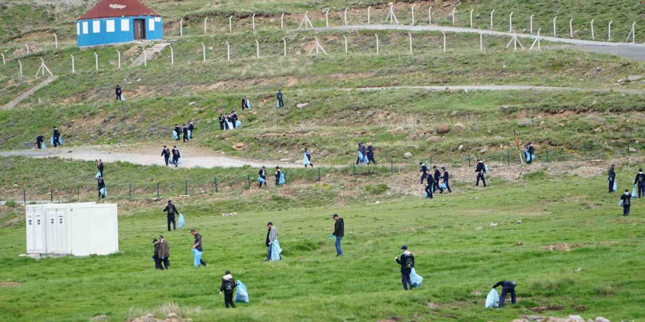 Erciyes’te 5 Ton Çöp Toplandı