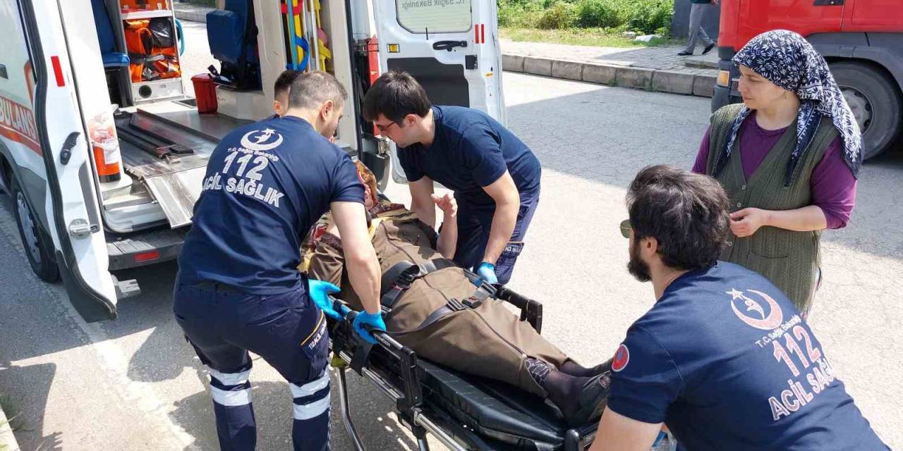Samsun’da Minibüs Hafif Ticari Araçla Çarpıştı: 3 Yaralı