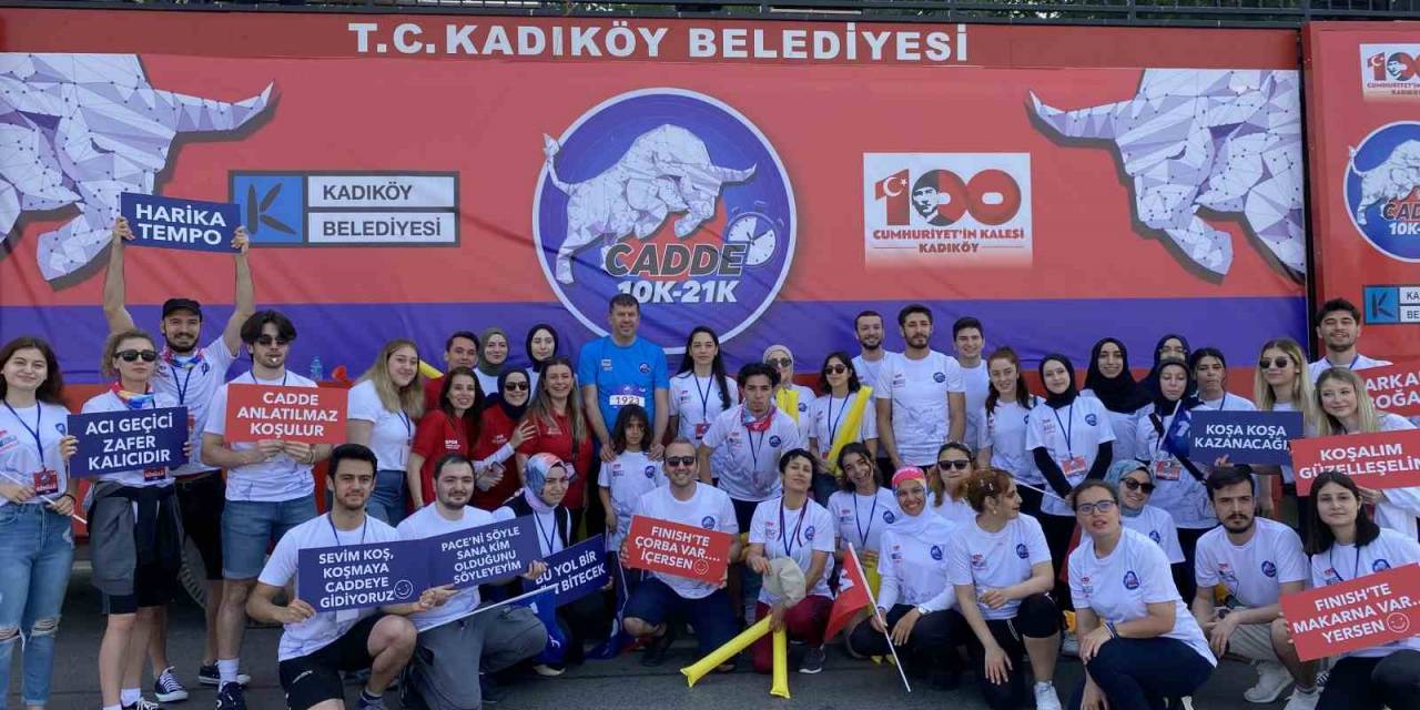 Kadıköy’de Cadde 10k-21k Koşusu Heyecanı