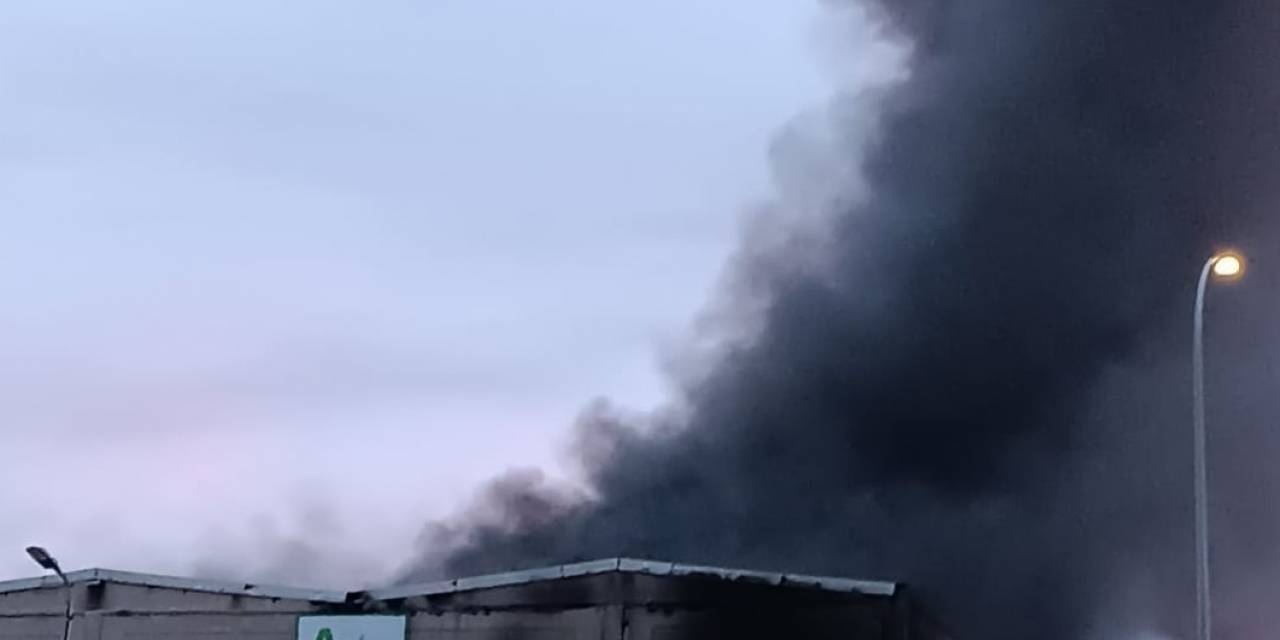 İzmir’de Yağ Fabrikasında Korkutan Yangın