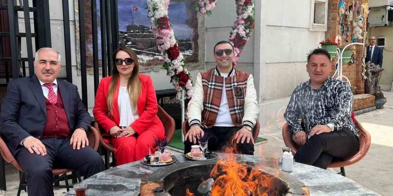 Ünlü Organizatör Kars’ta 140 Çeşit Yemeğin Yapıldığı Yemek Sergisine Katıldı