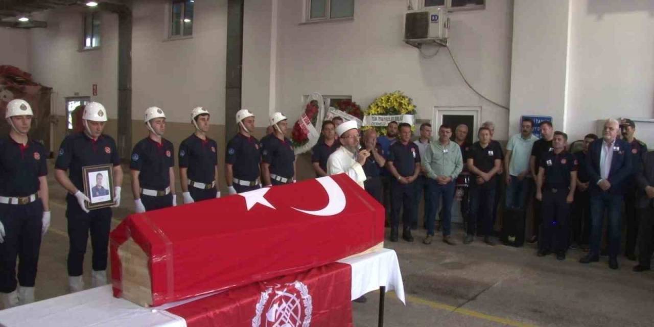 Ümraniye’de Çatıdan Düşerek Şehit Olan İtfaiye Eri İçin Tören