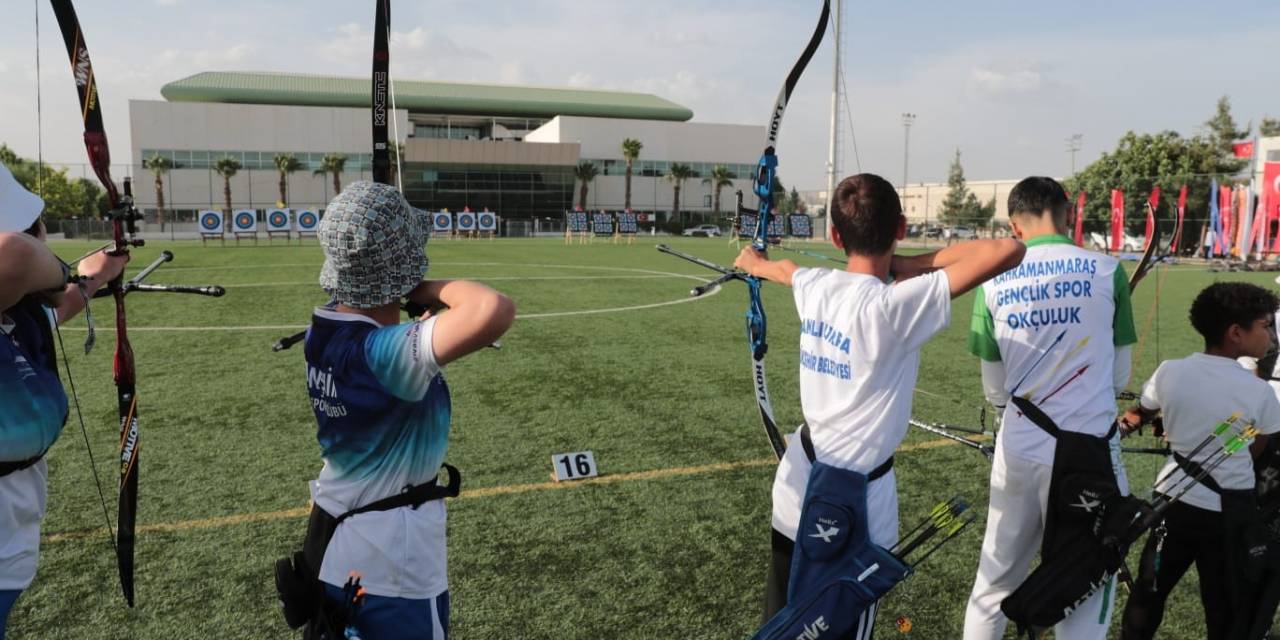 Okçuluk Turnuvasında Dereceye Girenlere Ödül