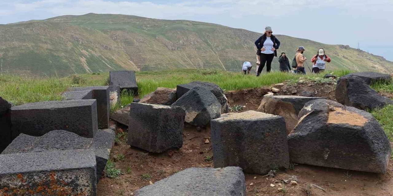 Van Gölü Aktivistleri Derneği Üyelerinden Doğa Yürüyüşü