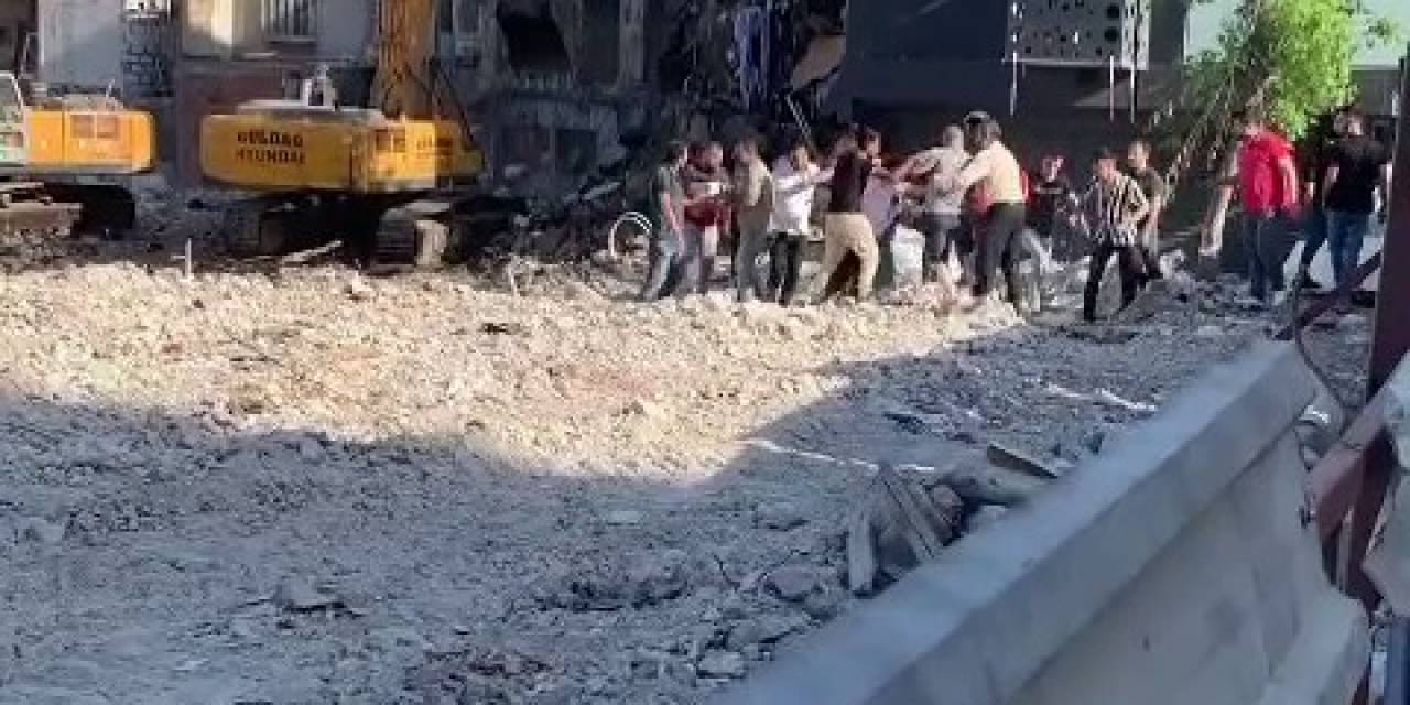 Güngören’de Yıkım Sırasında Yan Bina Zarar Görünce Arbede Yaşandı