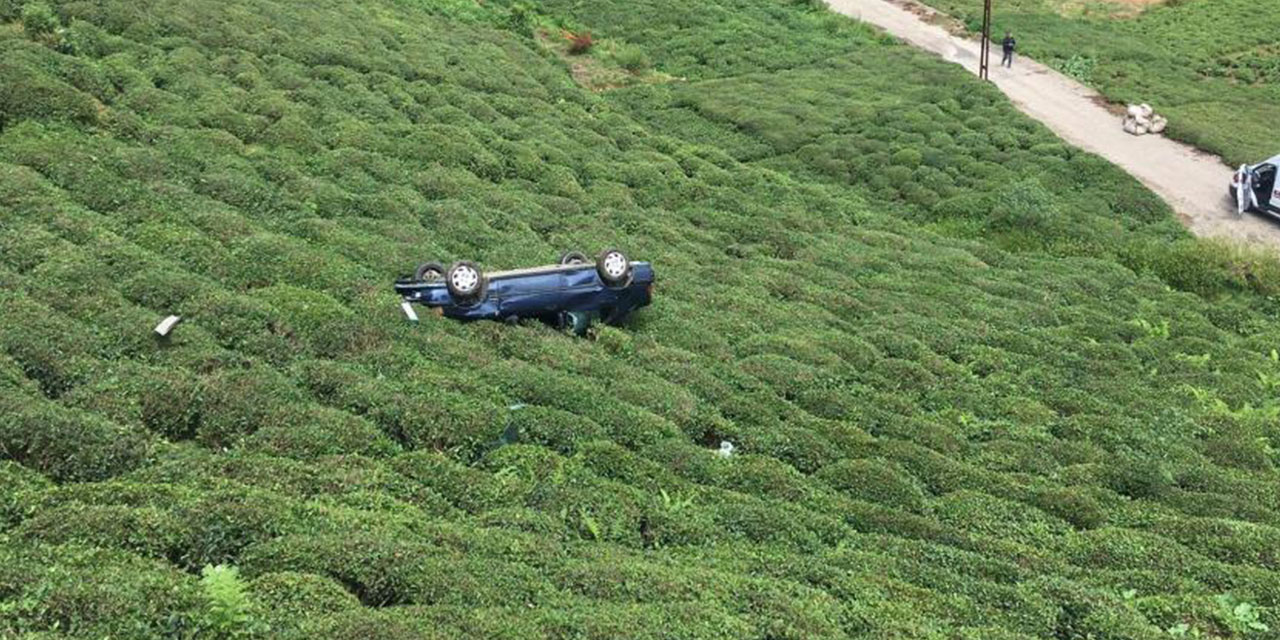 Rize’de Otomobil Çay Bahçesine Yuvarlandı: 2 Yaralı