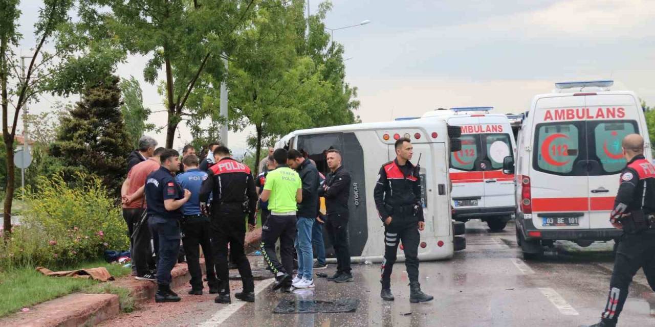Afyonkarahisar’da Jandarma Personelini Taşıyan Araç Devrildi: 5 Yaralı