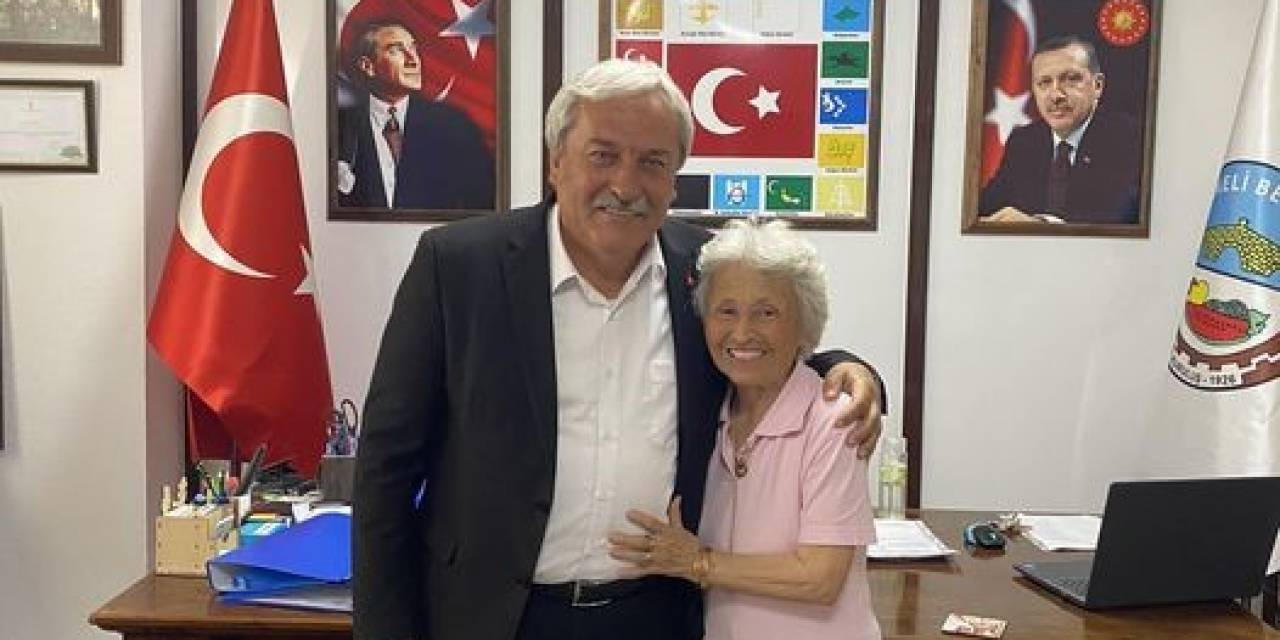 Başkan Şahin’e Öğretmeninden Sürpriz Ziyaret