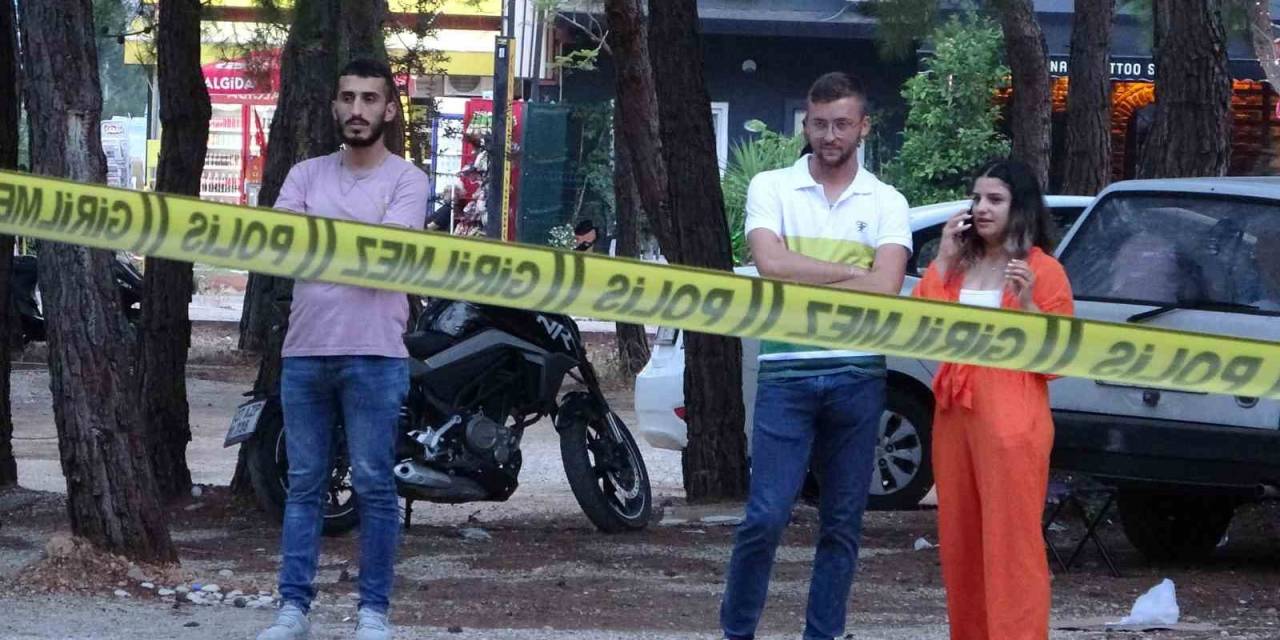 Park Halinde Otomobilde Cansız Bedeni Bulundu