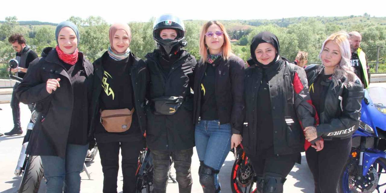 350 Motosiklet Tutkunu Bilecik’te Buluştu, Tarihi Mekanları Ziyaret Etti