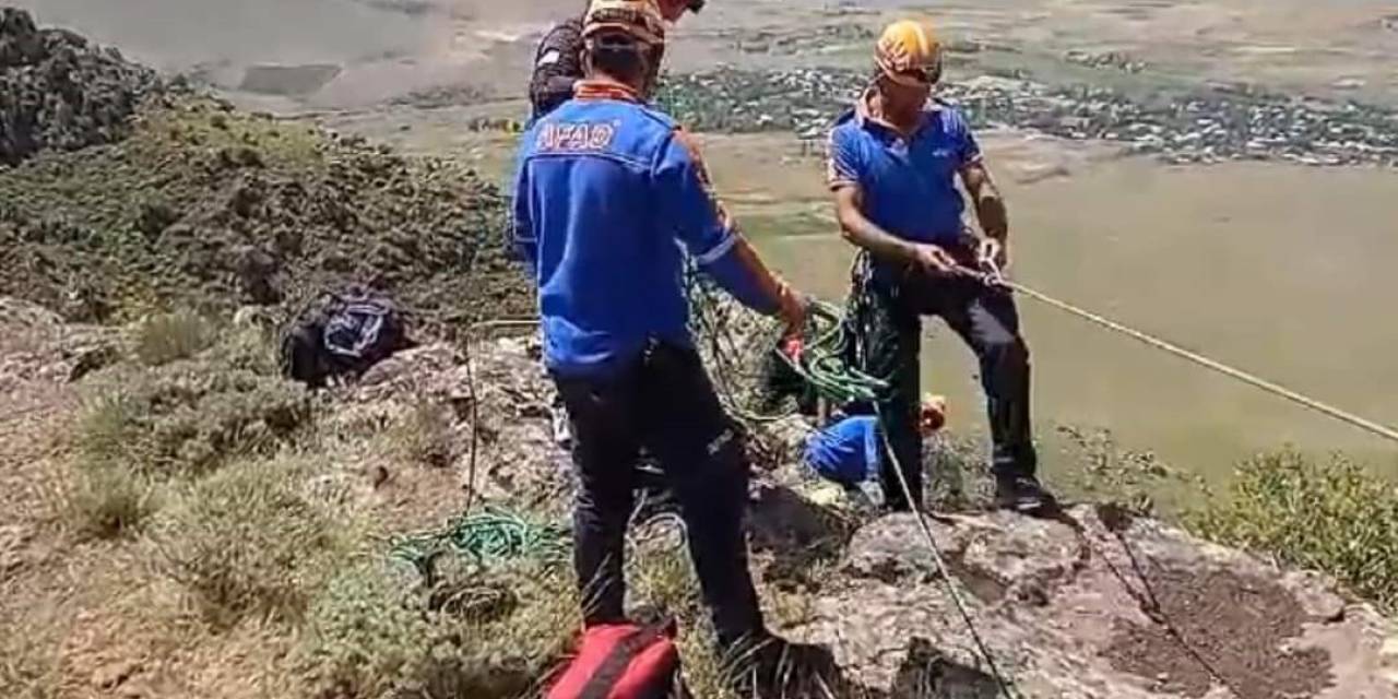 Dağda Mahsur Kalan Çoban Kurtarıldı