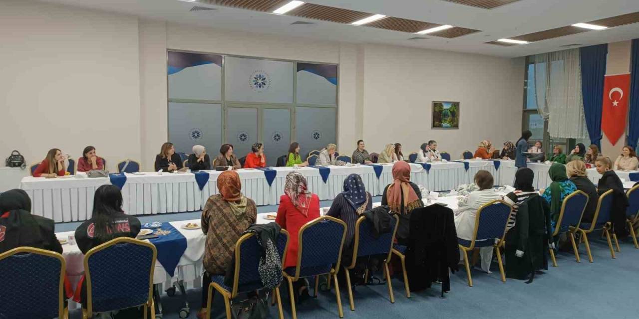 “üreten  Kadın” Temasıyla Toplandılar