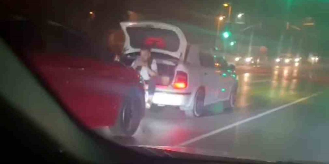 Sosyal Medya Uğruna Canlarını Tehlikeye Attılar, O Anlar Kamerada
