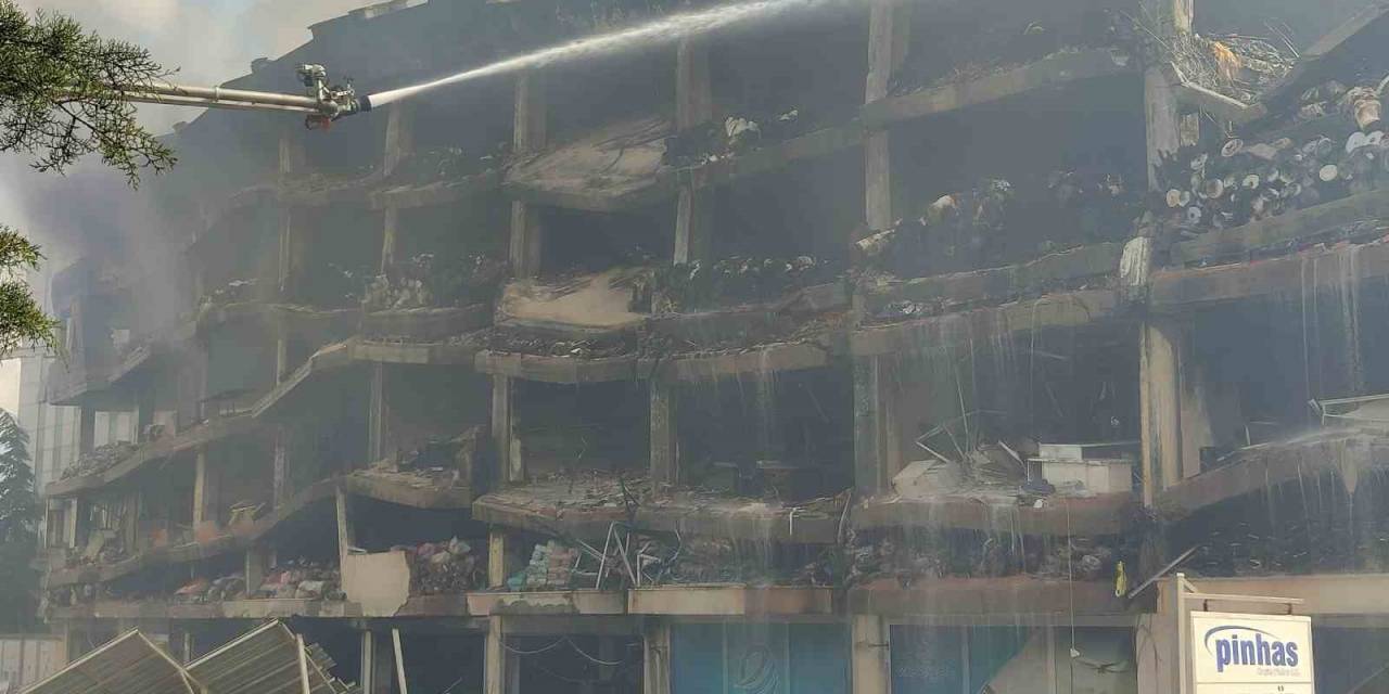 İş Hanında Çıkan Yangın 3’üncü Gününde De Devam Ediyor