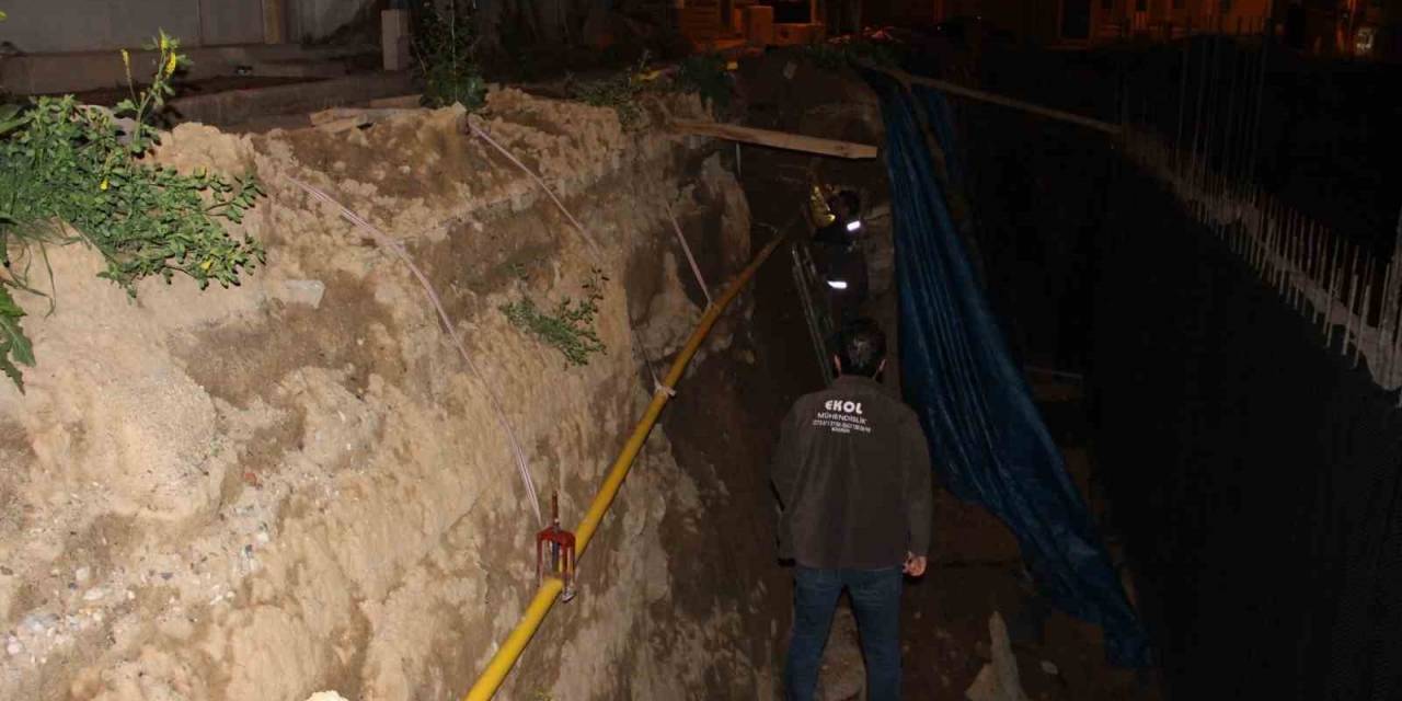 Toprak Kaymasında Ana Doğalgaz Borusu Zarar Görünce Faciadan Dönüldü