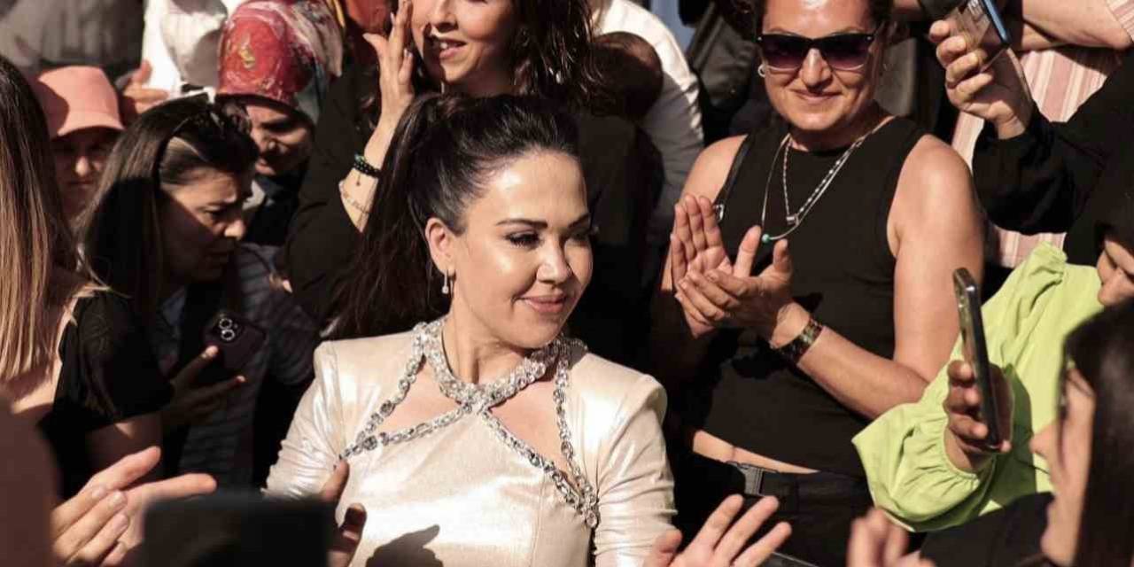 Fenomen Özlem Lina Öz’ün Güzellik Salonu Açılışında İzdiham Yaşandı