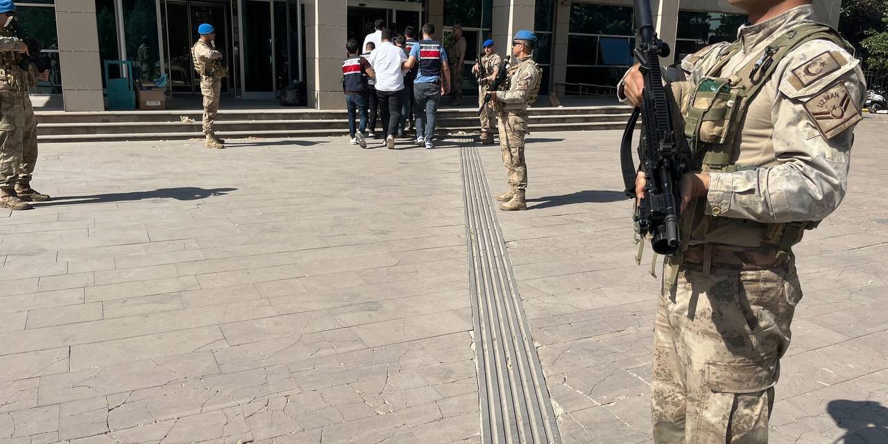 Çobanbey Sınır Kapısı’nda Rüşvet Operasyonu: 10 Gözaltı