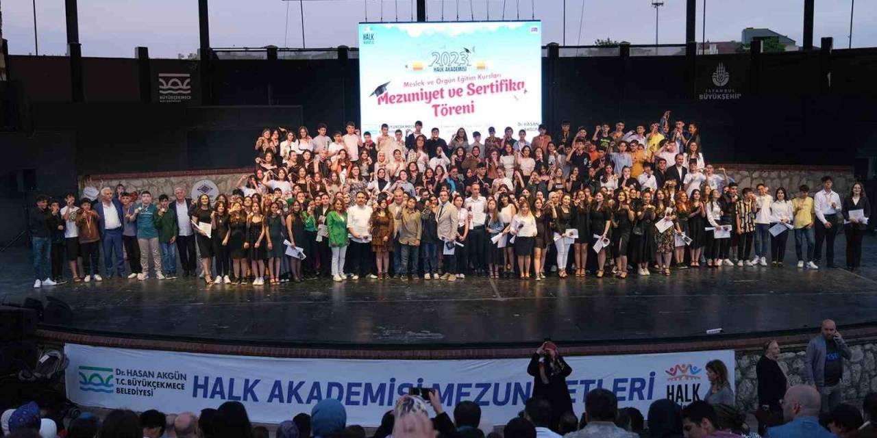 Halk Akademisi Öğrencilerinin Performansları Nefesleri Kesti