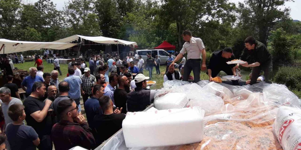 Hacet Bayramı’nda 350 Kilogram Et Ve 400 Kilogram Bulgur Pişirildi