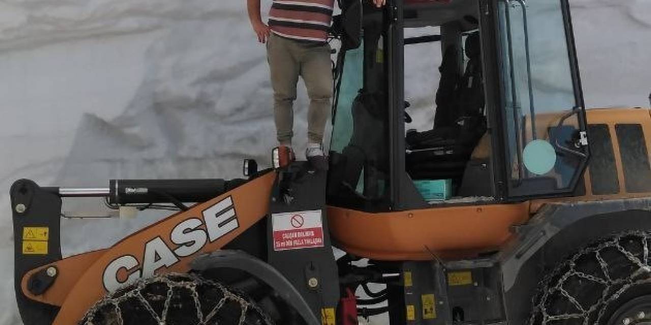 Artvin’de Yayla Yolları Kar Tüneli Kazılarak Ulaşıma Açıldı