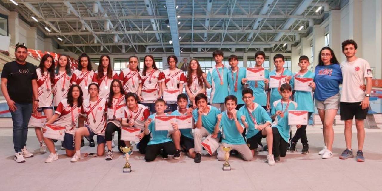 Elazığ’da Su Topu Takımlarından Yeni Başarı