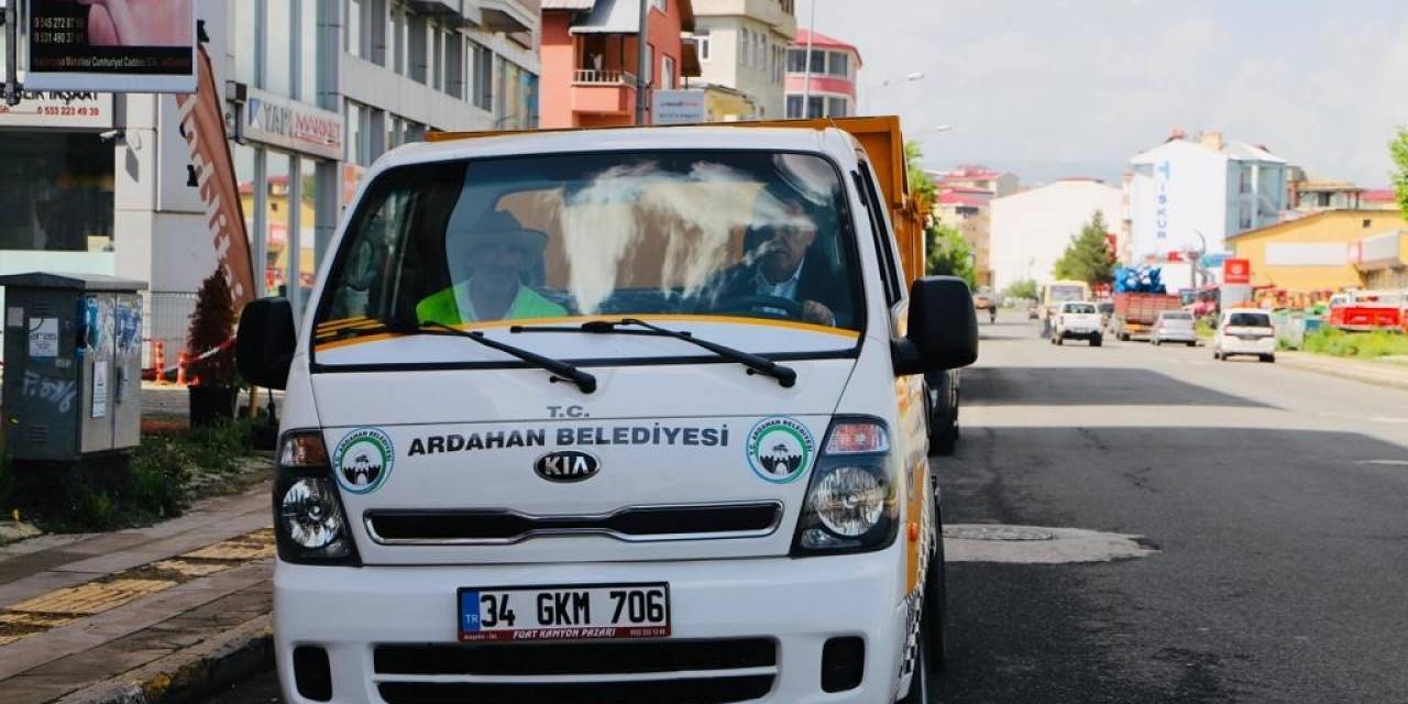 Başkan Demir Çöp Taksi Aracını Kulandı