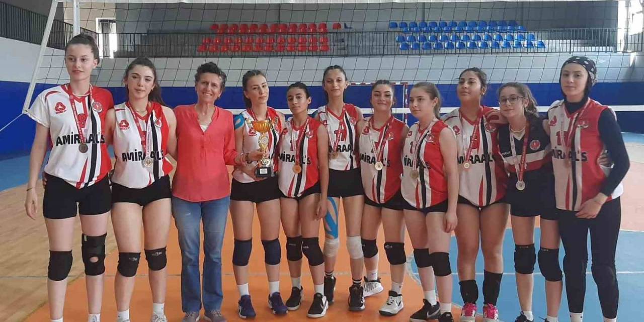 Voleybol Gençlerde Birinciler Belli Oldu