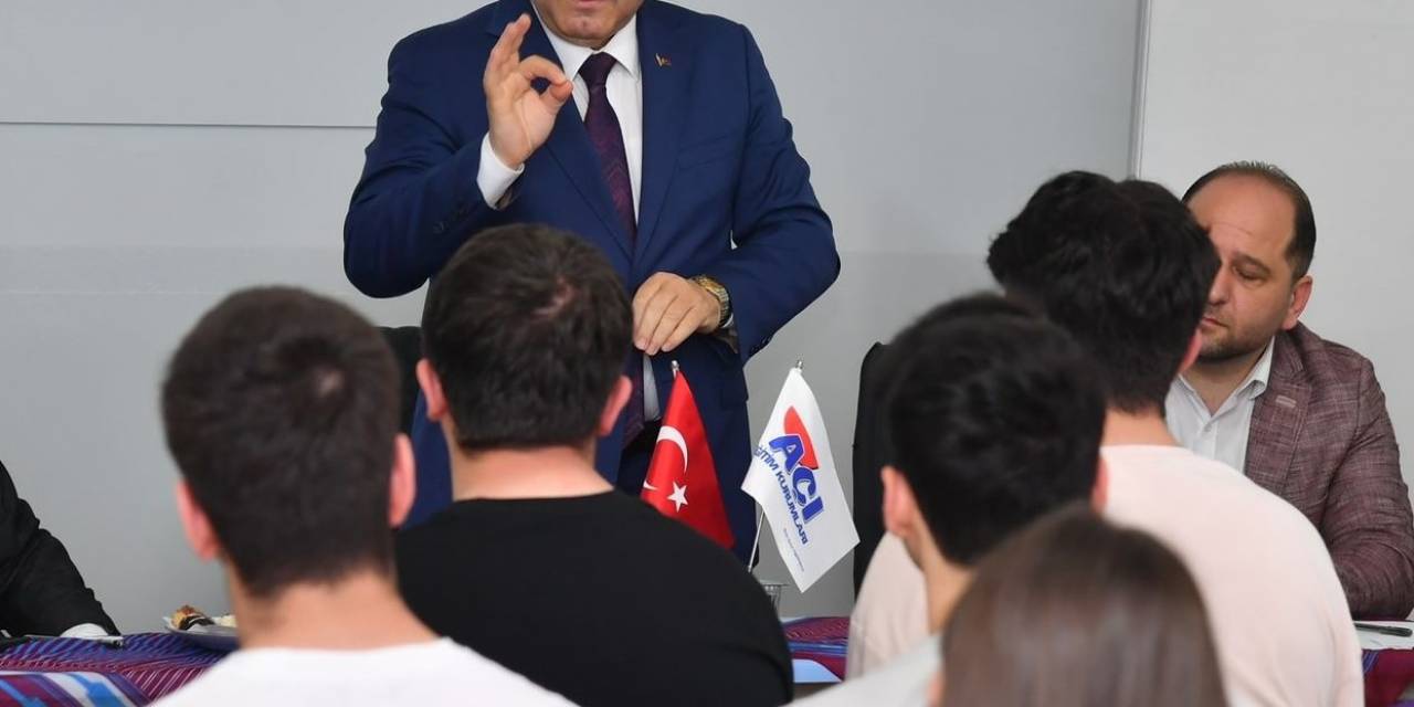 Başkan Genç Yks’ye Girecek Gençlere Tavsiyelerde Bulundu