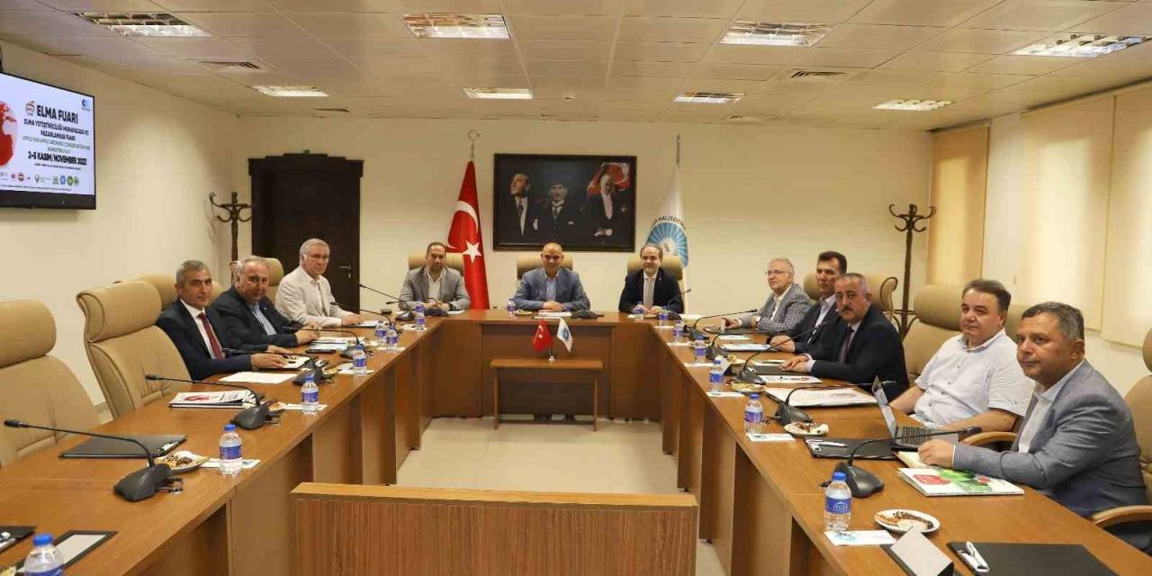 Uluslararası Niğde Elma Fuarı Yürütme Kurulu Toplantısı Yapıldı