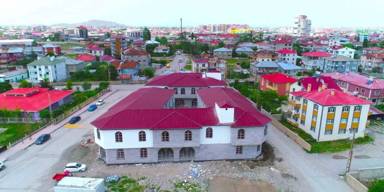 Tuşba Belediyesi’nin Ödüllü Projesi Olan Bedesten Çarşısı Açılış İçin Gün Sayıyor