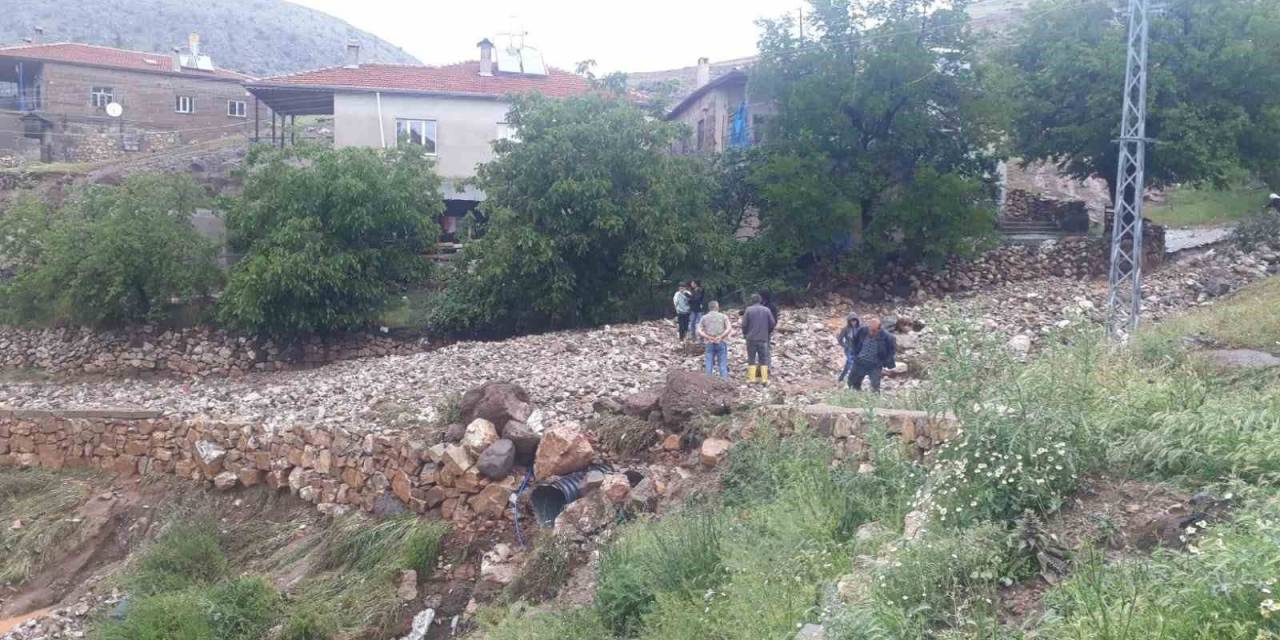 Sağanak Yağış Kayseri’de Sele Neden Oldu