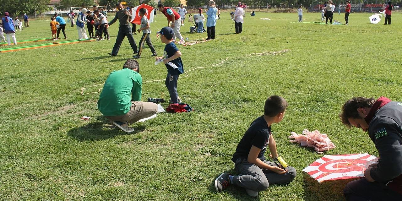 Manyas’ta Uçurtma Şenliği Yapıldı