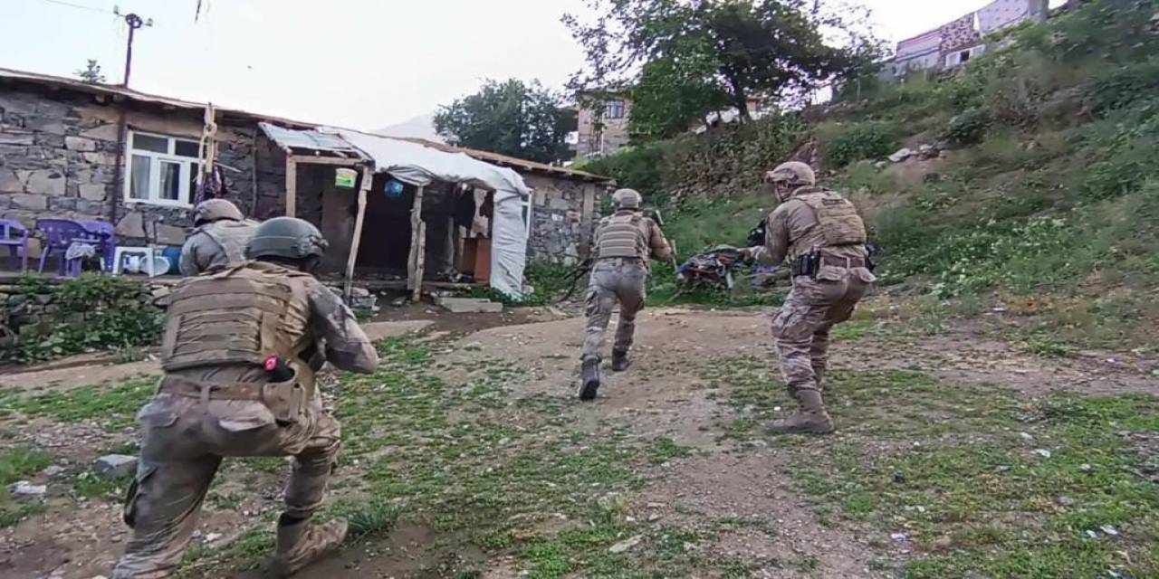 Şırnak’ta Terör Şüphelilerine Yardım Ve Yataklıktan 8 Kişi Gözaltına Alındı