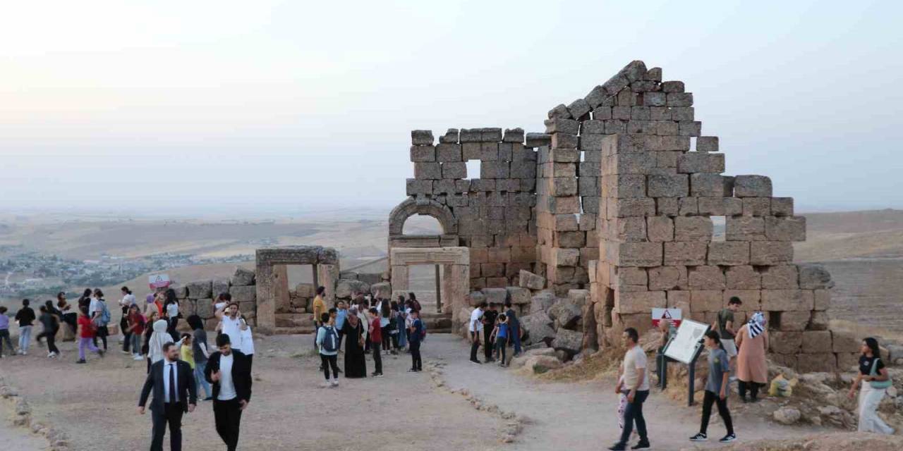 3 Bin Yıllık Zerzevan Kalesi’nde Gözlem Etkinliği Gerçekleştirildi
