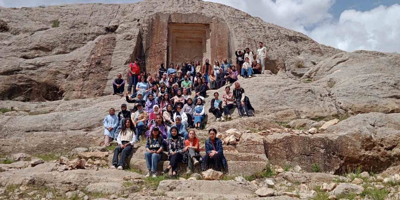 Özalp’te ‘gençler Özalp Ve Saray’ı Tanıyor’ Projesi