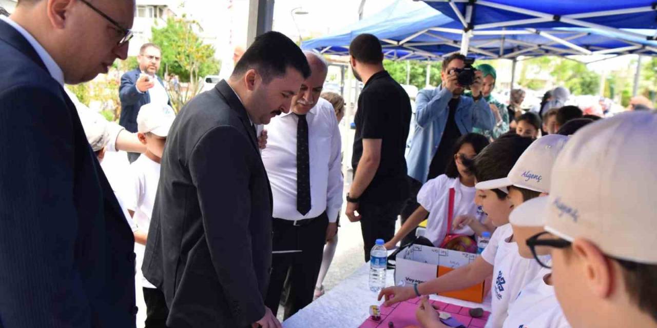Öğrenciler Hem Öğreniyorlar, Hem Eğleniyorlar