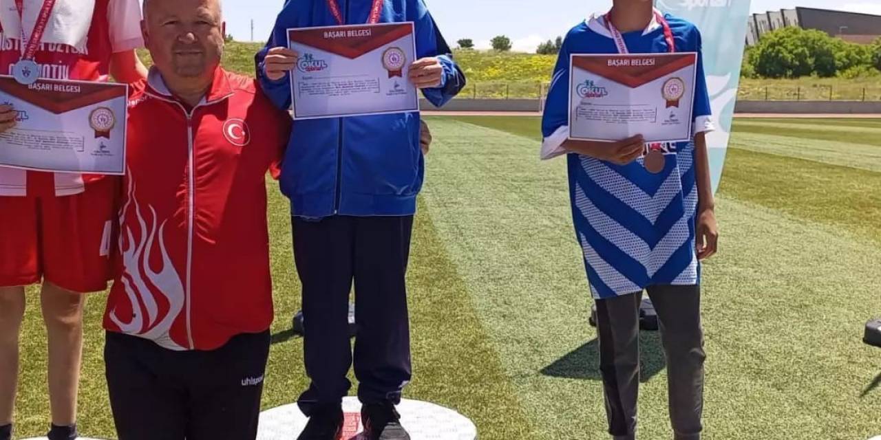 Özel Bireyler Türkiye Atletizm Şampiyonası’nda Büyük Başarı Elde Etti