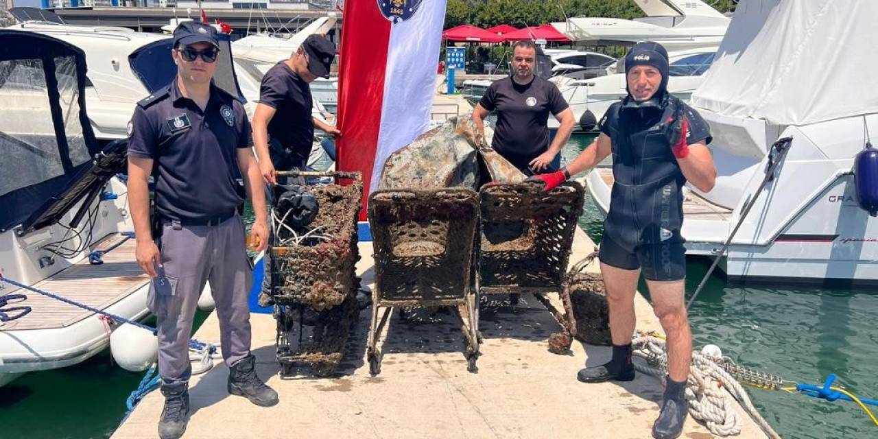 Denizden Çıkarılan Bebek Arabaları Pes Dedirtti