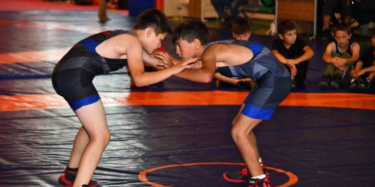 Büyükşehir’in Yaz Spor Okulları 20 İlçeye Yayıldı