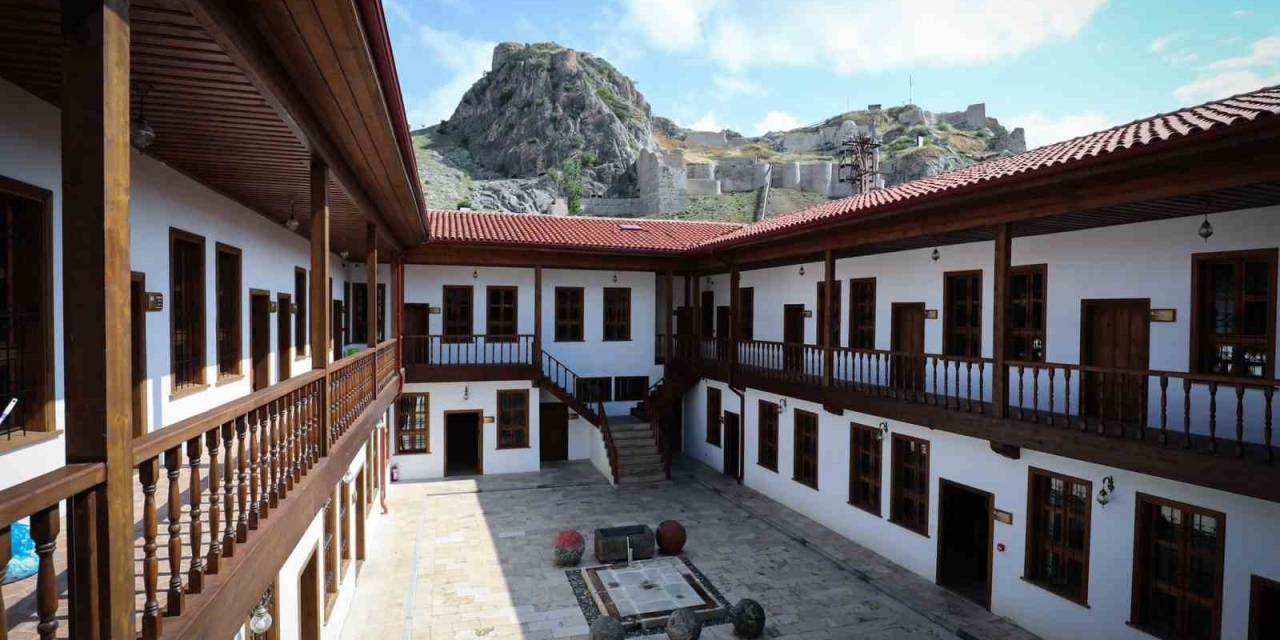 Tarihi Han Çocuk Ziyaretçileri İçin Açılışa Gün Sayıyor