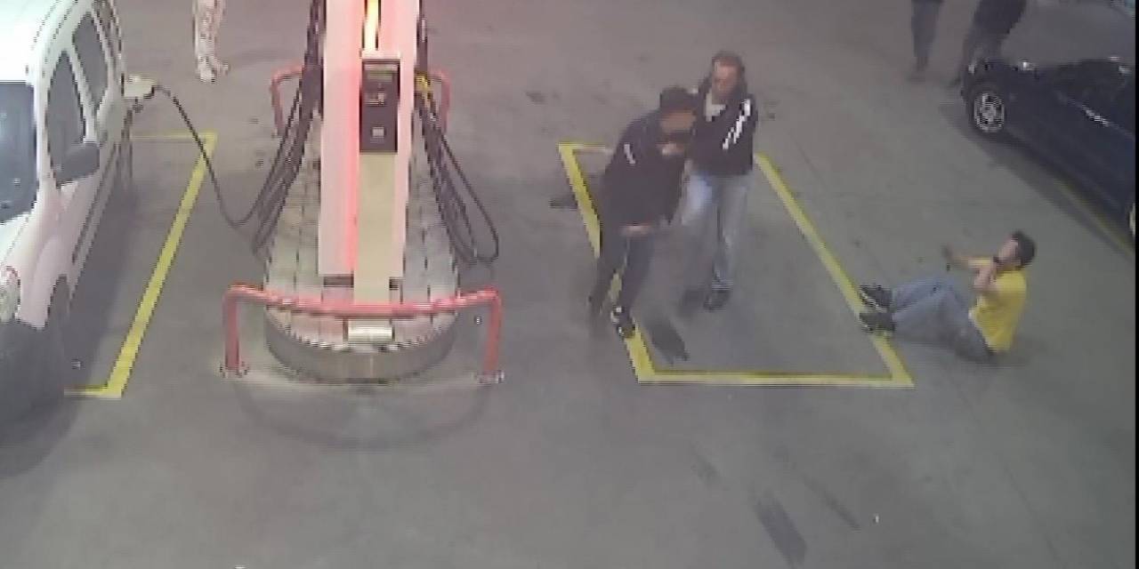 Pendik’te Akaryakıt İstasyonu Çalışanına Tornavidalı Saldırı Kamerada