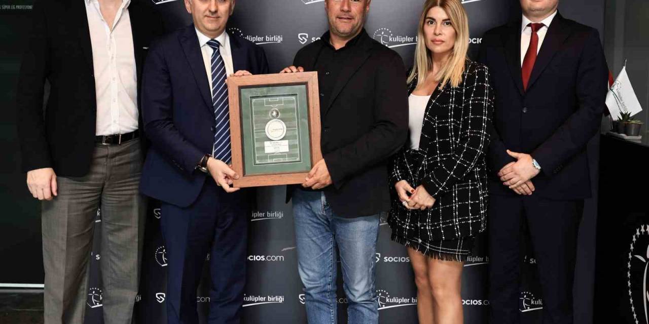 Kulüpler Birliği’nden Alexandre Dreyfus’a Teşekkür Plaketi