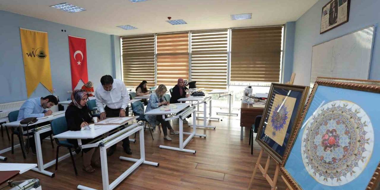 Van Büyükşehir Belediyesi Tezhip Sanatı Kursu Açtı