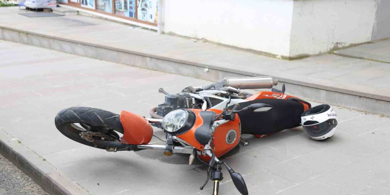 Motosikletle Metrelerce Sürüklenen Sürücü Yaralandı